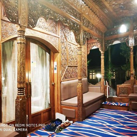 The Mughal Sheraton Houseboat Hotel Durgjan Kültér fotó